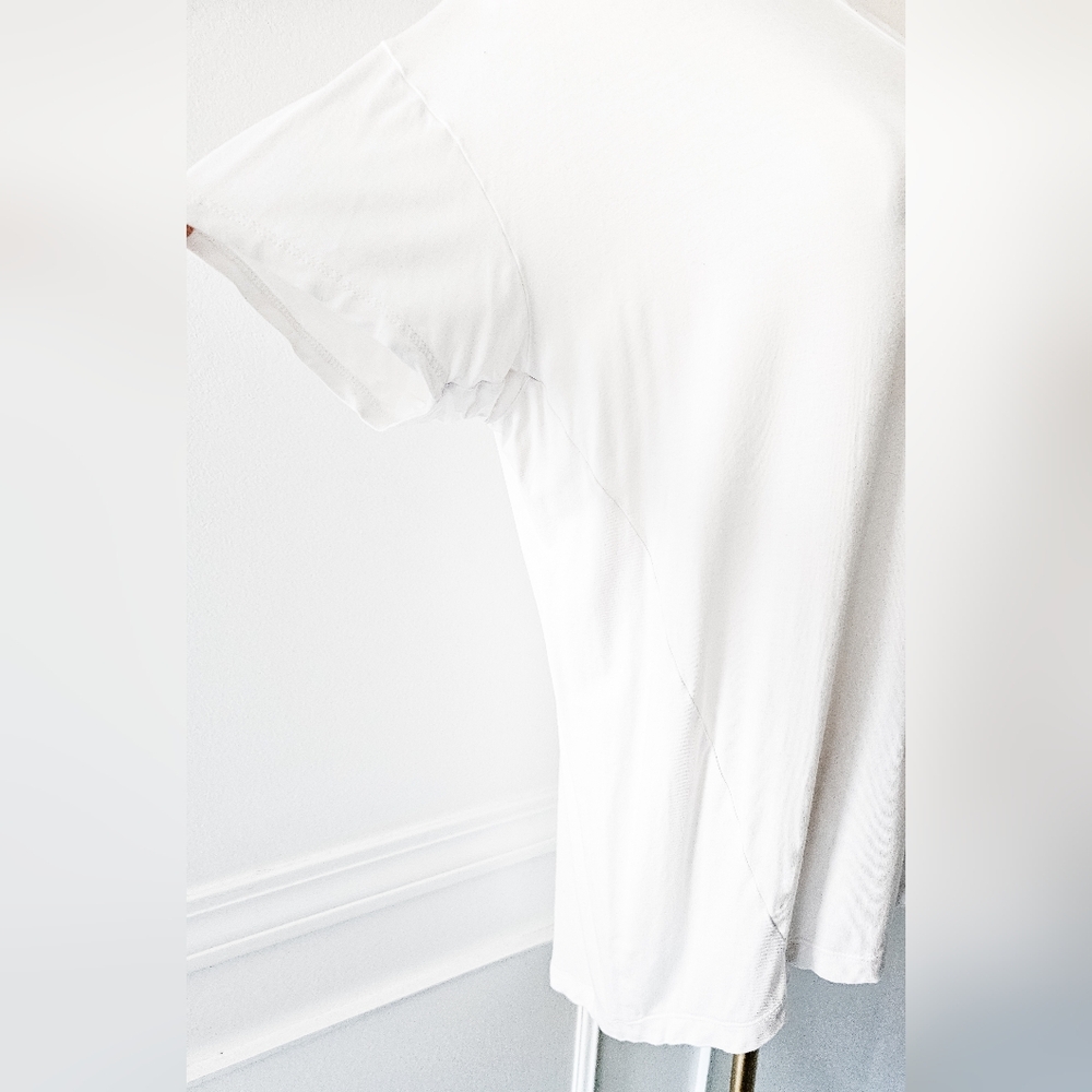 Cove Women's White V-Neck Top - Picture 3 of 6